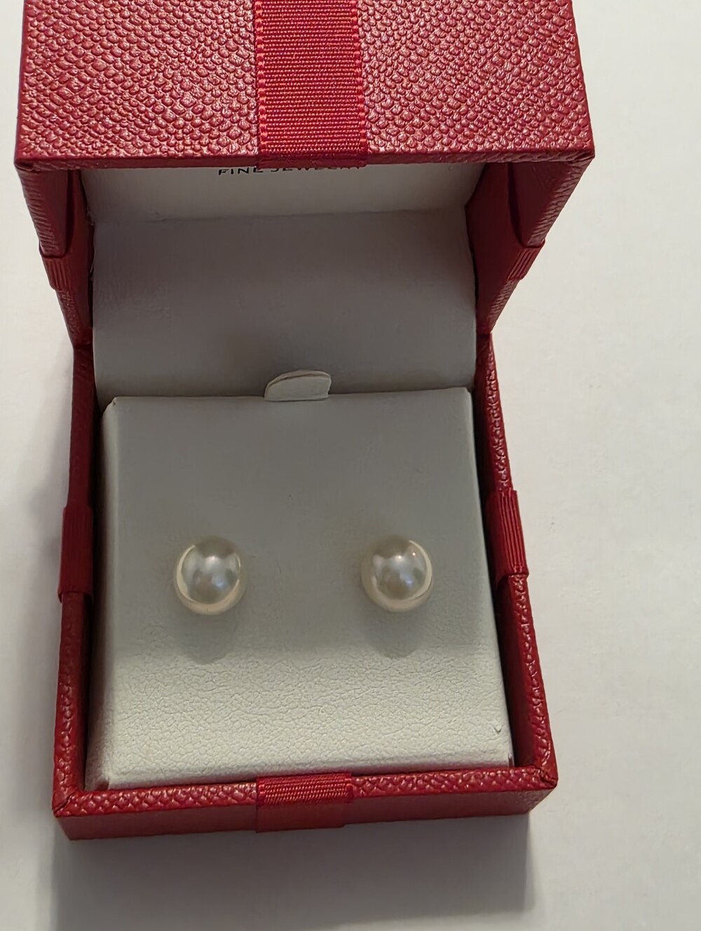 Belle de Mere Cultured Freshwater Pearl Stud Earrings 14kg - Picture 8 of 12
